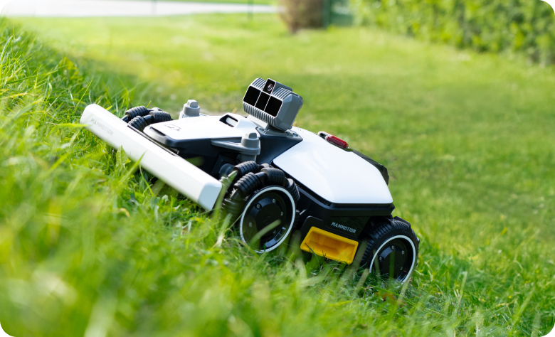Herbe épaisse et robot tondeuse : que faire quand il peine ?
