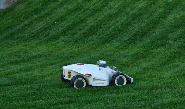 Mammotion LUBA 2 AWD robot tondeuse grande surface